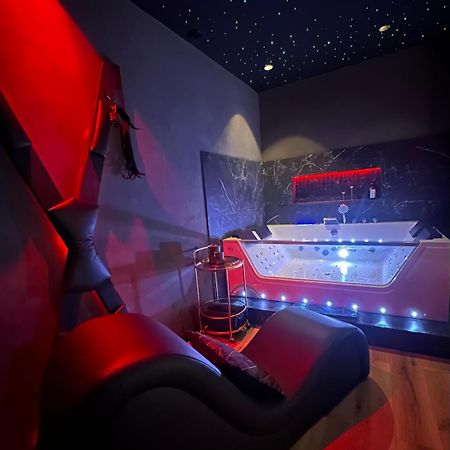 Loveroomxspa Bourg-Saint-Christophe Esterno foto