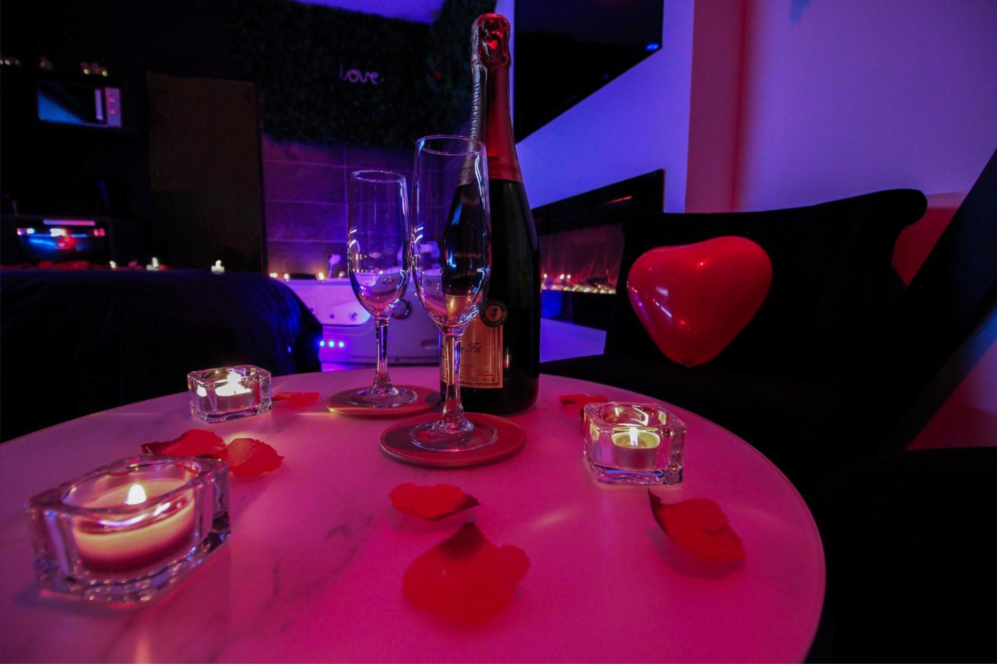 Loveroomxspa Bourg-Saint-Christophe Esterno foto